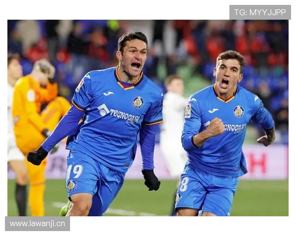 奥萨苏纳本赛季定位球表现稳健,攻防效率持续提升 奥萨苏纳本赛季定位球表现稳健,攻防效率持续提升